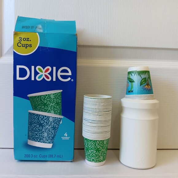 Dixie Everyday Decorate 3.0 oz Paper Cups Green/Blue and Holder - 246 Cups Total - Picture 1 of 15